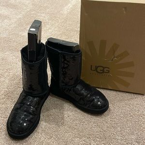 UGG Women’s Classic Short Sequin Black Boots Size 6